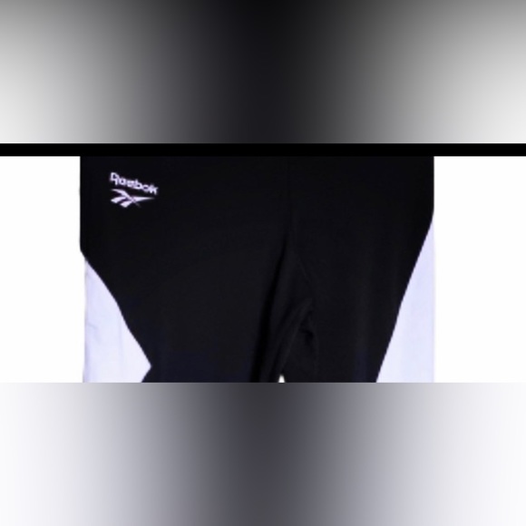 Reebok Classics Size L Women's V Logo Vector Black Pant - Picture 3 of 3